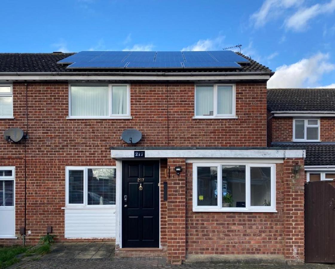 Lovely Homes Aylesbury  Exterior foto